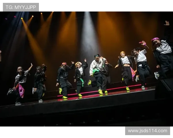 全国街舞大赛点评:北京街舞队个人能力展现与团队协作的完美结合