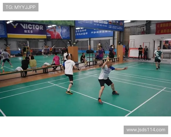 刘军独家分享羽毛球技巧与心得助你提升竞技水平